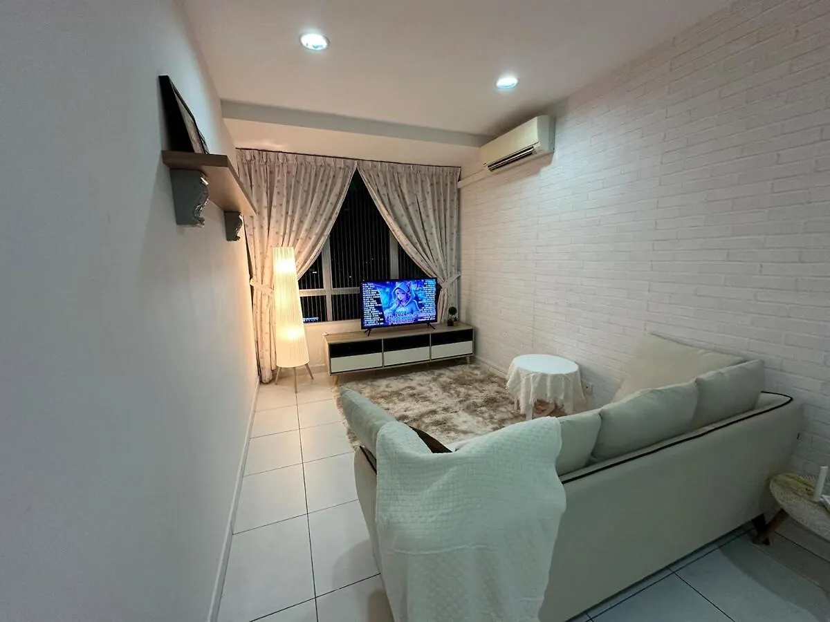 Lägenhet Mount Austin Akademik 2 Parking Spaces 3 Double Beds Johor Bahru